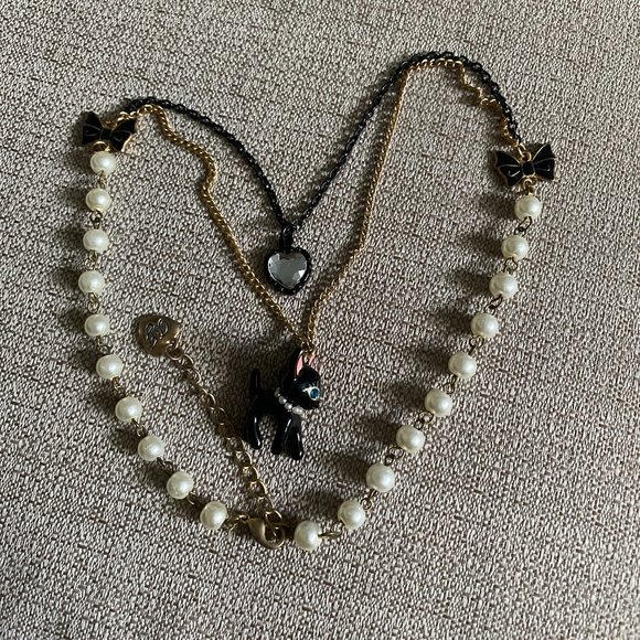 BNWOT Betsey Johnson Vintage Rose Garden Black Cat Layered Pearl Charm Necklace - Picture 1 of 6